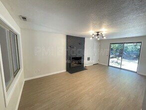 5133 SW Timbergrove St in Lake Oswego, OR - Building Photo - Building Photo