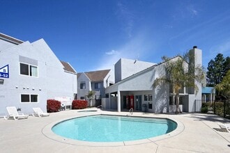 Fountain Circle Townhomes in Davis, CA - Building Photo - Building Photo