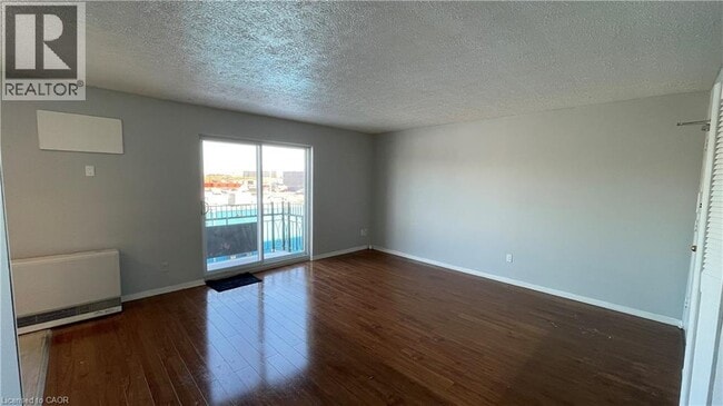 15 Empire St in Welland, ON - Building Photo - Building Photo