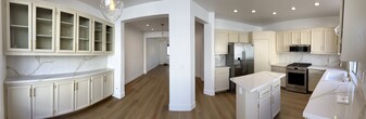 962 Camino de la Reina in San Diego, CA - Building Photo - Building Photo