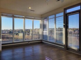 2700 Old Denton Rd in Carrollton, TX - Building Photo