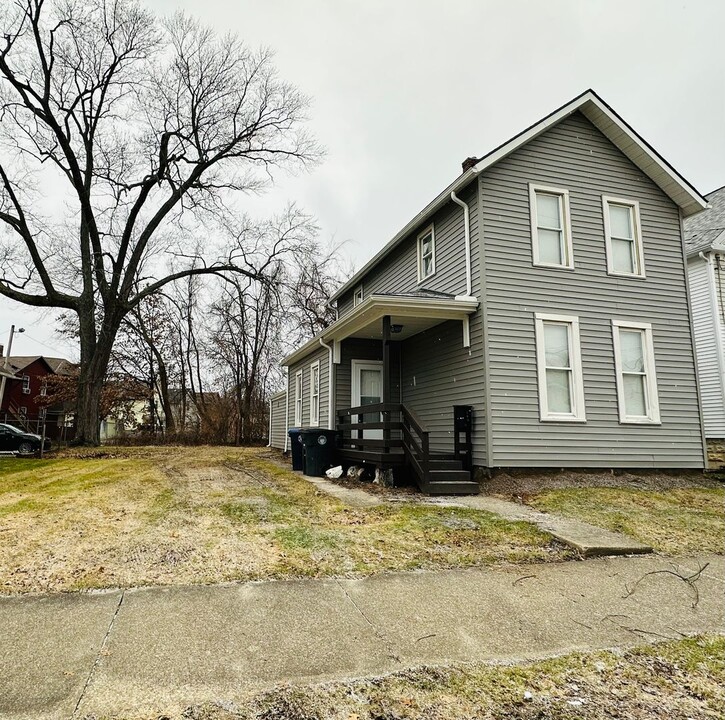 398 Kling St in Akron, OH - Building Photo