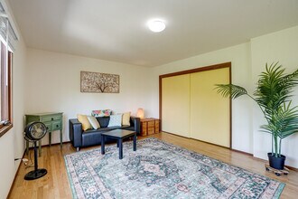714 Crestview Dr in Pinole, CA - Building Photo - Building Photo