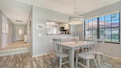 7320 Golf Pointe Cir in Sarasota, FL - Building Photo - Building Photo