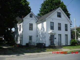 351 Main St in Saugerties, NY - Foto de edificio - Building Photo