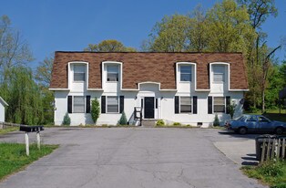 1405 Dutch Valley Dr NE in Knoxville, TN - Building Photo