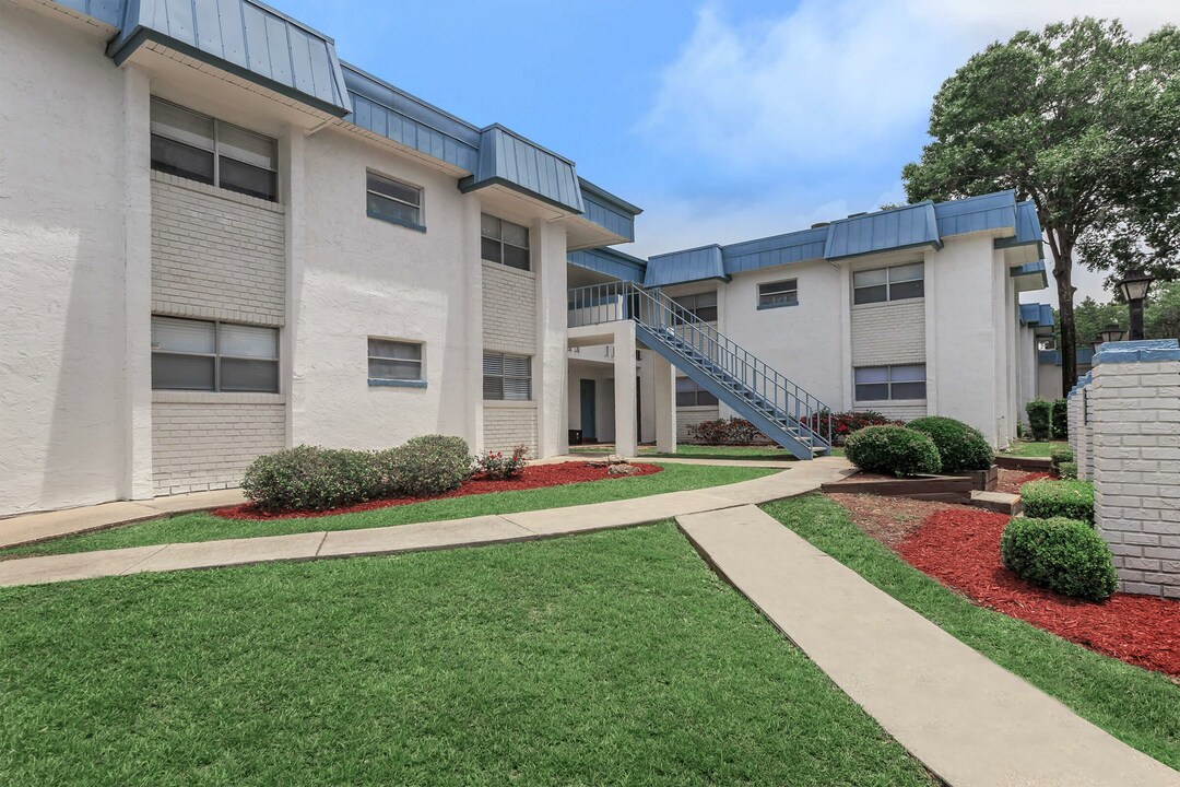 Rolling Hills Apartments in Tallahassee, FL - Foto de edificio