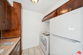 5319 Vantage Ave in Los Angeles, CA - Building Photo - Building Photo