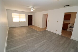 1206 N 22nd Ave in Hollywood, FL - Building Photo - Building Photo