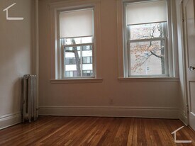 116 Warren St, Unit 6 in Boston, MA - Building Photo