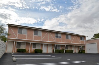 Desert Rose Apartments in Hesperia, CA - Building Photo - Building Photo