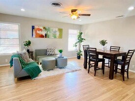 6554 Ascot Ln in Dallas, TX - Building Photo