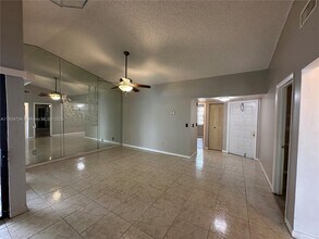 1024 S Independence Dr in Homestead, FL - Building Photo - Building Photo