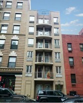 209 W 20th St in New York, NY - Building Photo