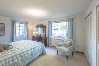 Putnam Village in Foxboro, MA - Building Photo - Interior Photo