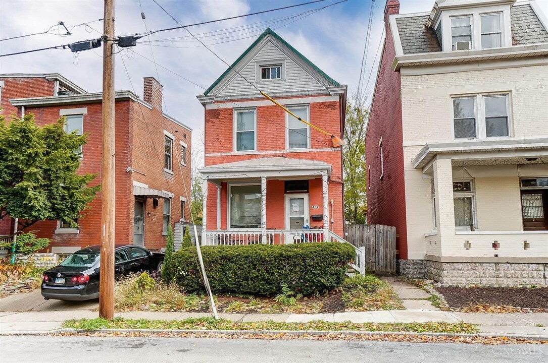 407 Southview Ave in Cincinnati, OH - Foto de edificio