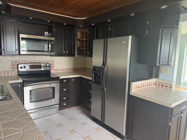 141 NW 72nd Way in Hollywood, FL - Building Photo - Building Photo