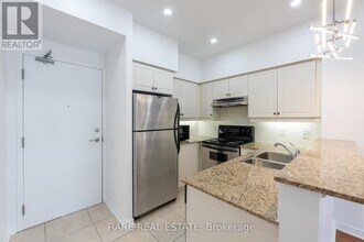 451 Rosewell Ave in Toronto, ON - Building Photo - Building Photo