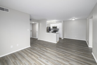 Highline Apartments in Little Rock, AR - Building Photo - Interior Photo