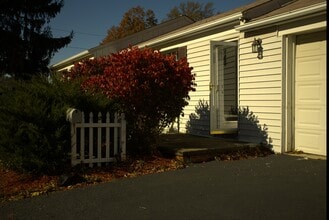 32568 Electric Blvd in Avon Lake, OH - Building Photo - Building Photo