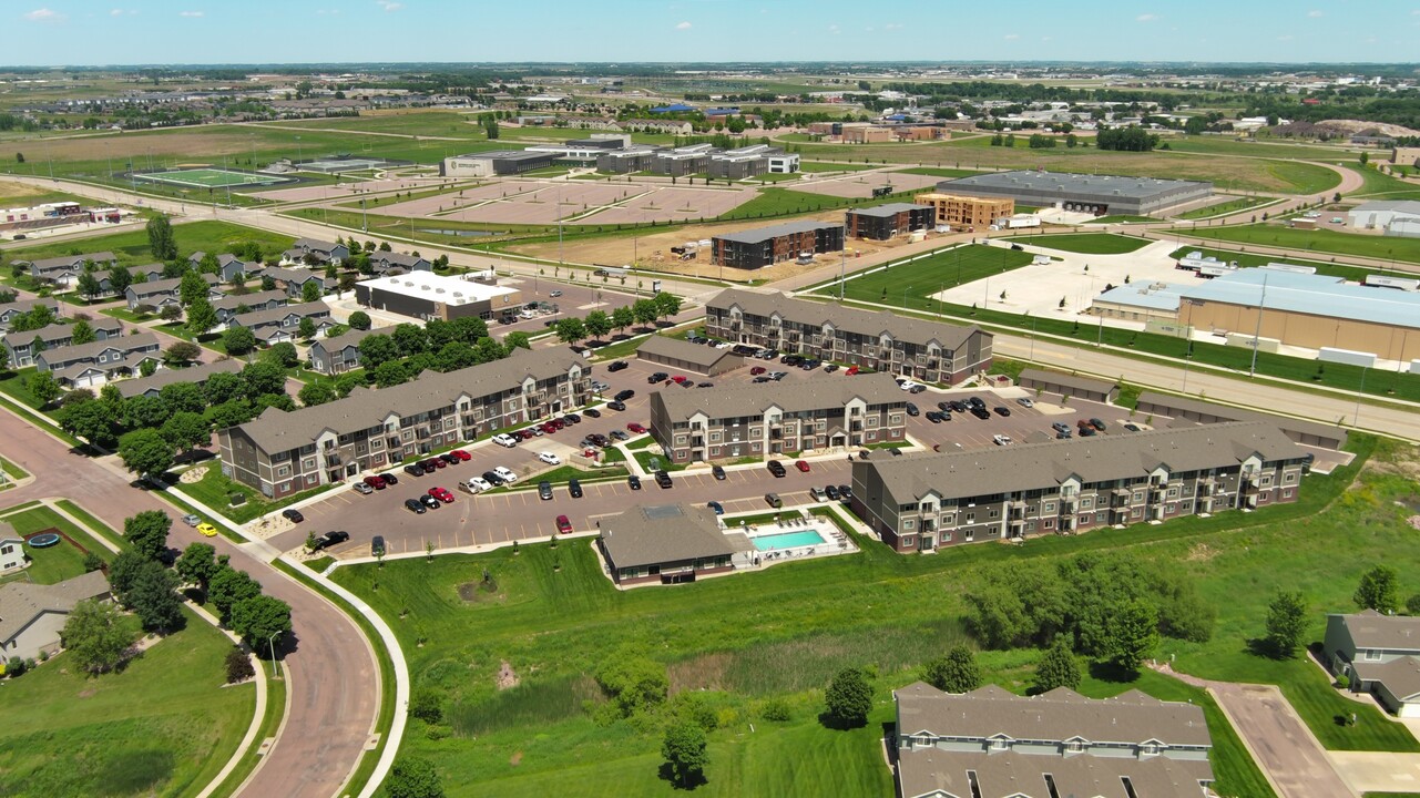 Aspen Commons in Sioux Falls, SD - Building Photo