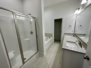 10144 The Grove Ave in Baton Rouge, LA - Building Photo - Building Photo