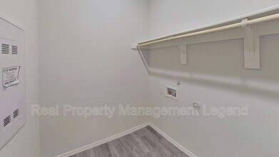 8998 Fair Oaks Dr in Providence Village, TX - Building Photo - Building Photo