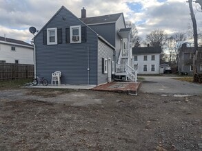 13 W Market St, Unit 2 in Hyde Park, NY - Building Photo - Building Photo