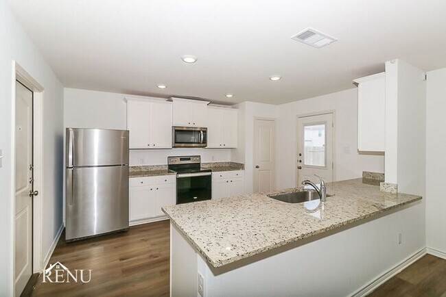 117 Stratton Ln in Jarrell, TX - Building Photo - Building Photo