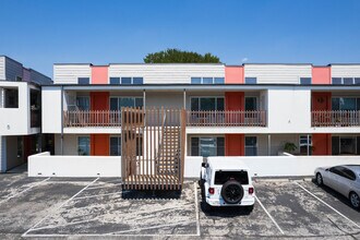 Akoya Green Condos in Austin, TX - Foto de edificio - Building Photo