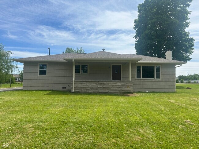 820 Linda Dr in Fortville, IN - Building Photo - Building Photo