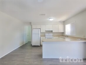 313 W Nopal Pl in Chandler, AZ - Foto de edificio - Building Photo