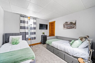406 Liberty St in Yorkville, IL - Building Photo - Building Photo