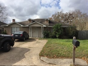 11023 Crinkleawn Dr in Houston, TX - Building Photo - Building Photo