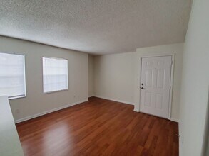 5252 Davisson Ave in Orlando, FL - Building Photo - Building Photo