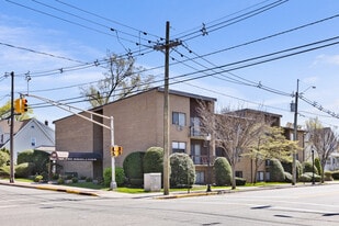 The Highlander in Wood Ridge, NJ - Building Photo