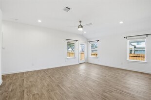 14251 Big Bnd Dr in Shenandoah, TX - Building Photo