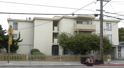 3050 Fruitvale Ave in Oakland, CA - Building Photo - Building Photo