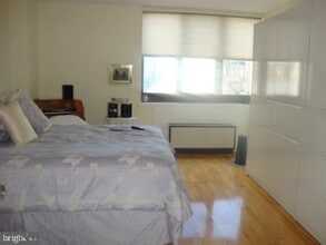 1420 Locust St in Philadelphia, PA - Building Photo - Building Photo