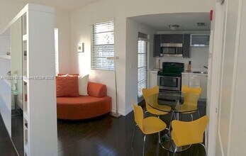 621 11th St in Miami Beach, FL - Building Photo - Building Photo