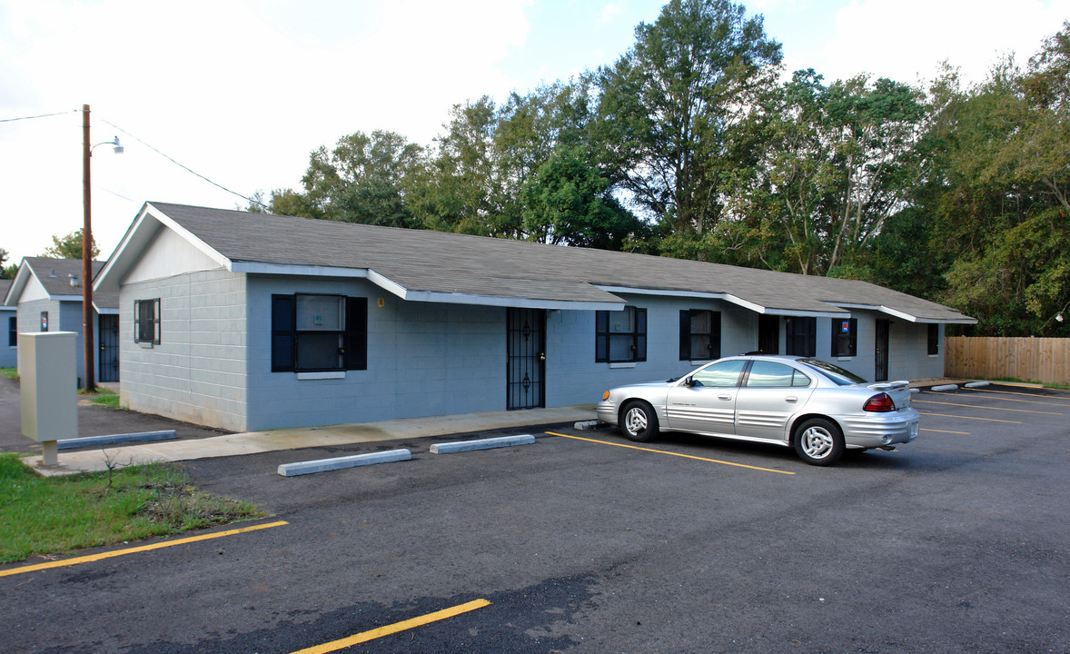 Sunset Apartments in Mobile, AL - Building Photo