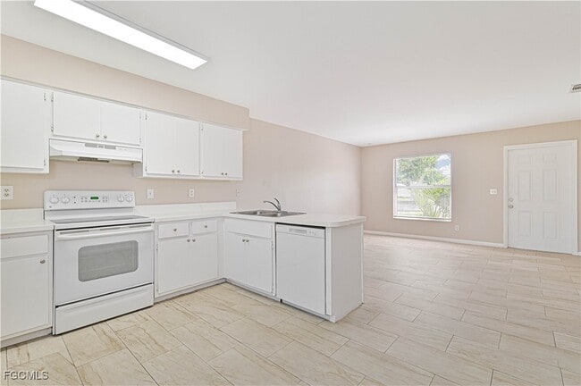 property at 524 SE 24th Ave