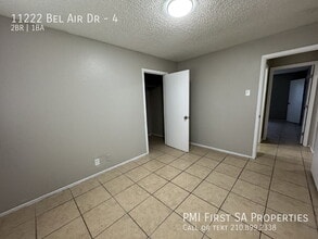 11222 Belair Dr in San Antonio, TX - Building Photo - Building Photo