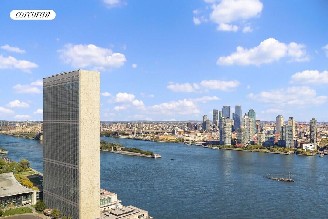 695 1st Ave in New York, NY - Foto de edificio