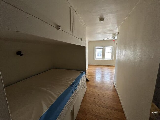 property at 632 Howard Pl