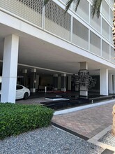 400 Sunny Isles Blvd, Unit # 117 in Sunny Isles Beach, FL - Building Photo - Building Photo