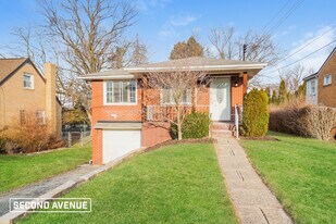 521 California Ave in Monroeville, PA - Building Photo