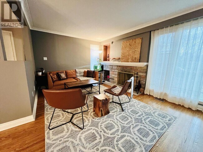 15 Wicklow Dr in Toronto, ON - Building Photo - Building Photo