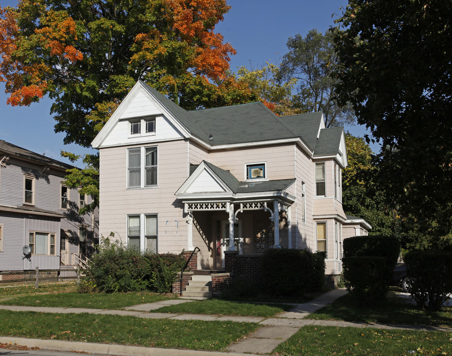 208 N Hamilton St in Ypsilanti, MI - Building Photo