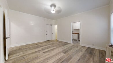 1117 S Westlake Ave in Los Angeles, CA - Building Photo - Building Photo